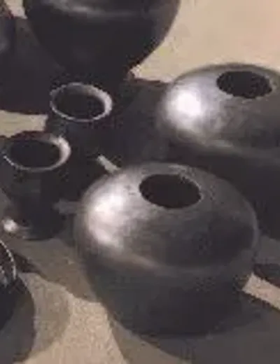 チベット黒陶展―千年の祈りが息づく、壤塘の土と火―